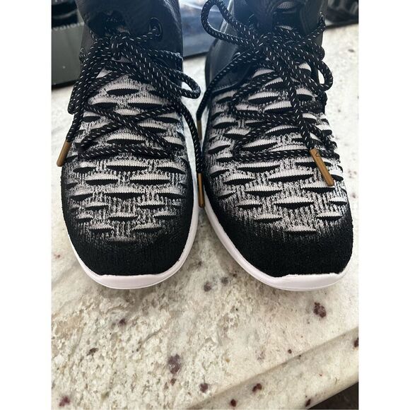 Nike Air Women’s Rosche 2 Flyknit Hi Black & White Sock Sneaker Boot sz 5 NWOB - Picture 4 of 8